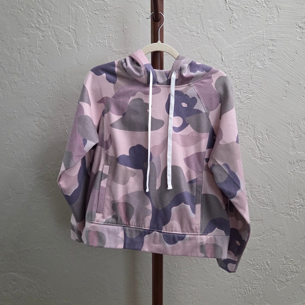 T136. Camo Raglan Pullover Hoodie‎